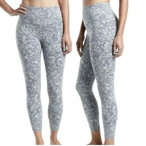 Athleta Elation Textured 7/8 Tight Leggings Medium Meadow Snowfall Blue - Picture 1 of 8